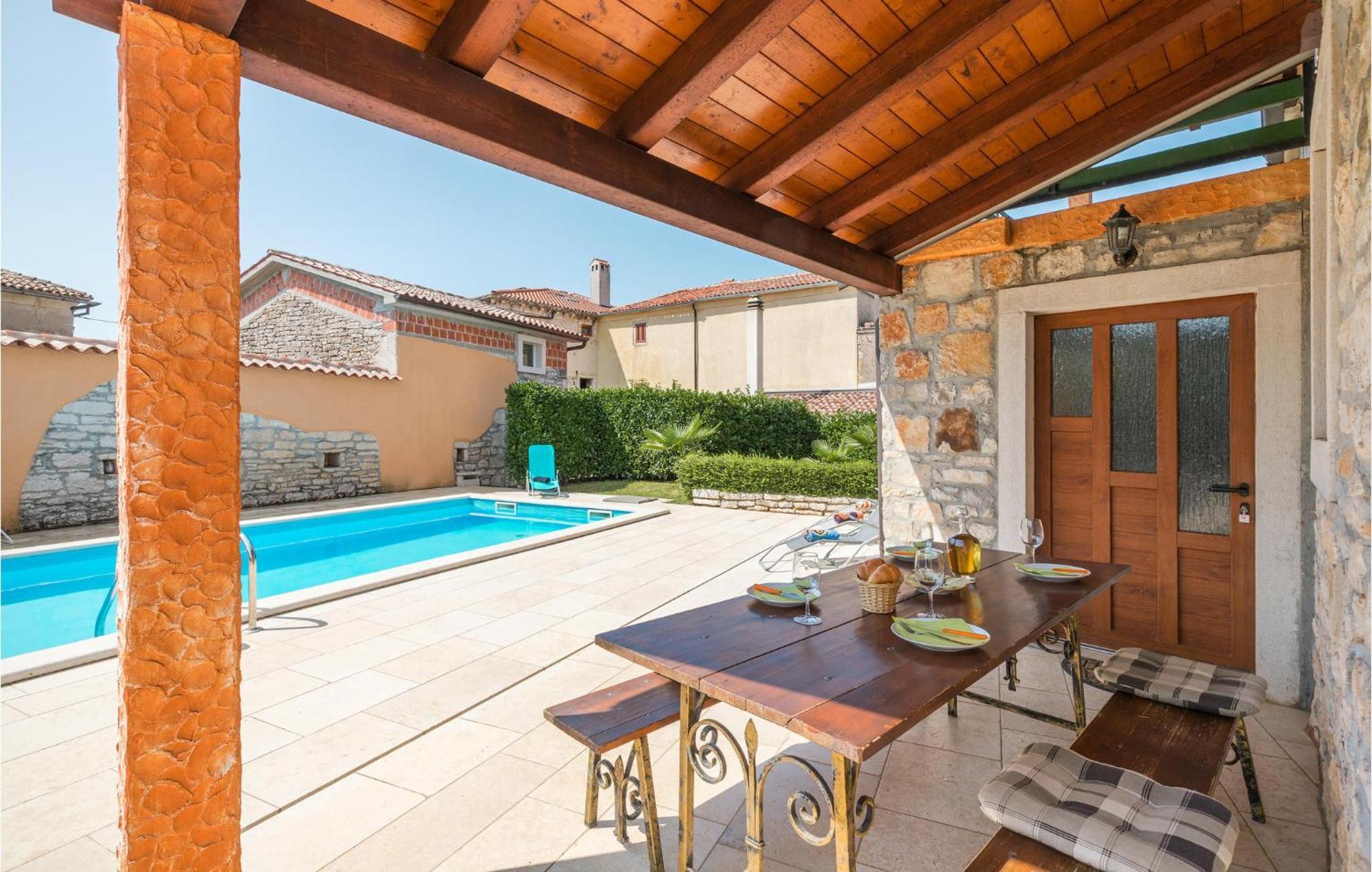 Lovely Home In Visnjan With Outdoor Swimming Pool Bagian luar foto