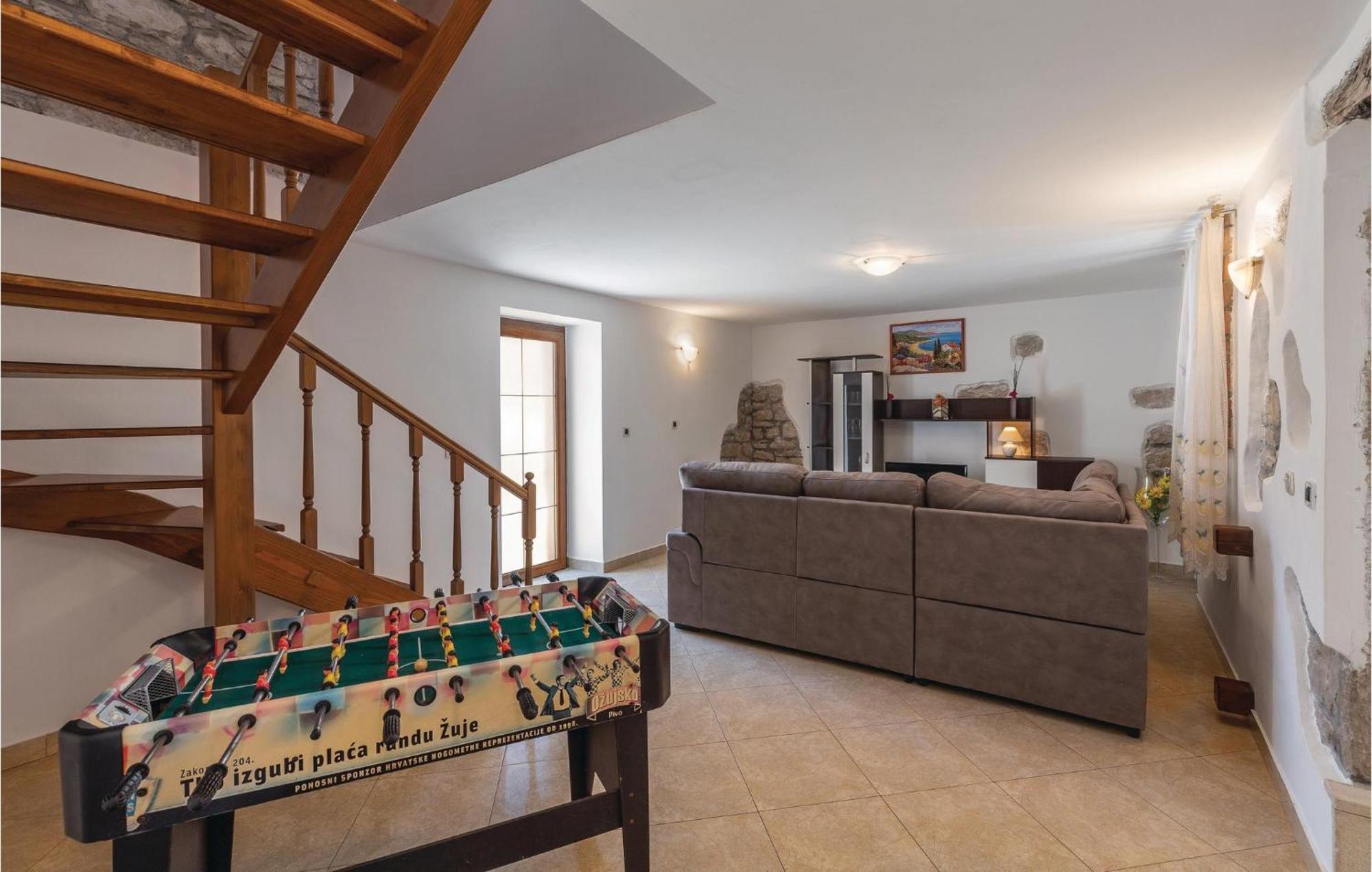Lovely Home In Visnjan With Outdoor Swimming Pool Bagian luar foto